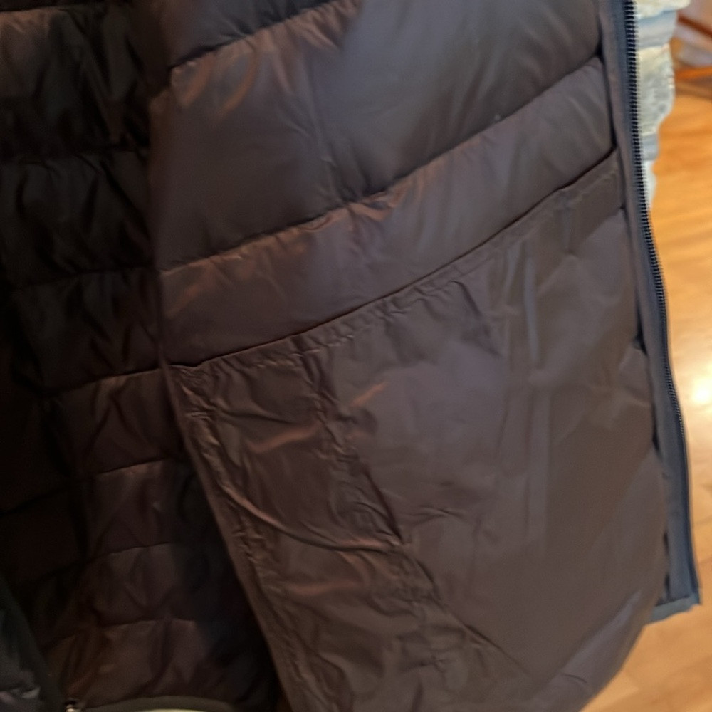 Eddie Bauer Light Weight Down Jacket - image 6
